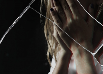 Violência doméstica: homem é detido após agressões e destruição em residência no Jardim América