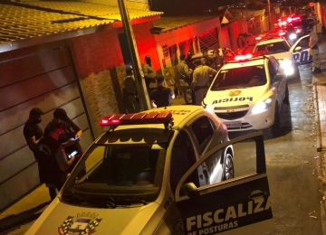 Polícia encerra festa clandestina na Vila Renovação