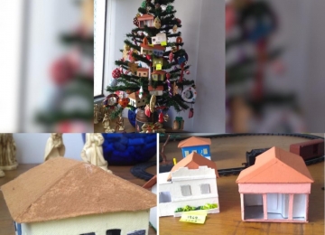 Aposentada enfeita árvore de natal usando caixas de leite para criar réplicas de casas onde já viveu