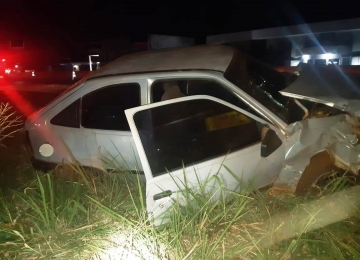 Motorista bate em traseira de outro carro na BR-452 em Rio Verde