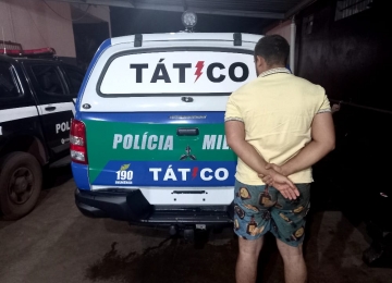 Motorista embriago é detido pela Polícia Militar após causar acidente e ser imobilizado por populares em Rio Verde