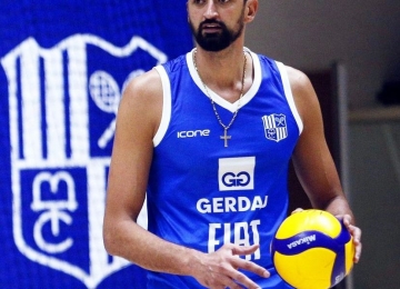 Após ser demitido por postagem homofóbica, jogador Maurício Souza alfineta críticos