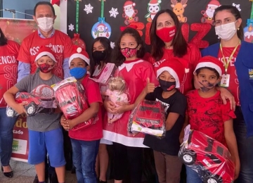 Natal do Bem e Natal Social entrega brinquedos aos alunos da rede municipal de Rio Verde