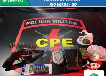 Homens são presos por tráfico de drogas e porte irregular e arma de fogo no Bairro Maurício Arantes