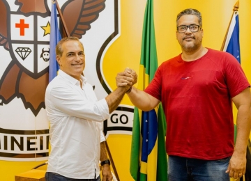 Mineiros - Vereador Adriano Costa (PP) retira pré-candidatura a deputado estadual e declara apoio a Isaac Mendonça, do Sindicato Rural