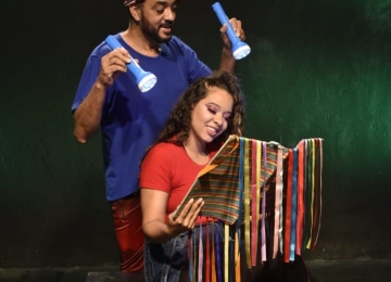 Espetáculo 'Entre Letras' promove resgate do hábito da leitura e valorização do folclore brasileiro