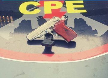 CPE prende homem suspeito de comerciar armas ilegais