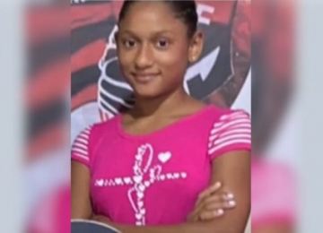 Menina de 11 anos morre após ser espancada por colegas dentro da escola