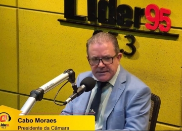 Novo presidente da Câmara, Cabo Moraes, anuncia cancelamento de quase R$ 9 milhões em contratos