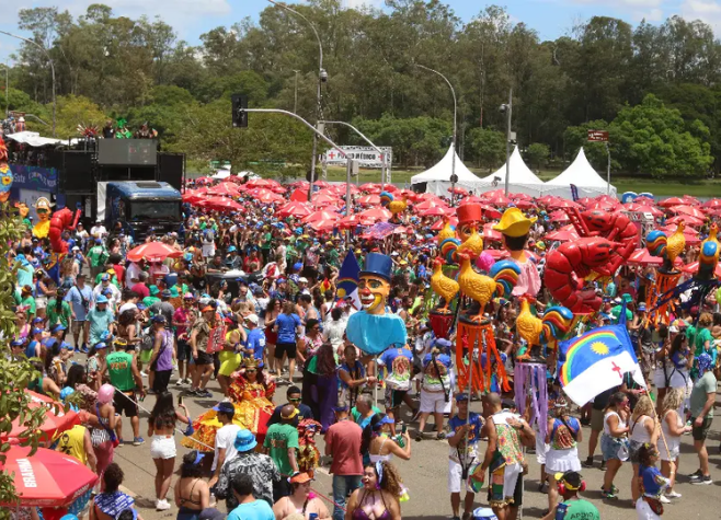 A MAGIA DO CARNAVAL: RAIZES E LENDAS DO BRASIL