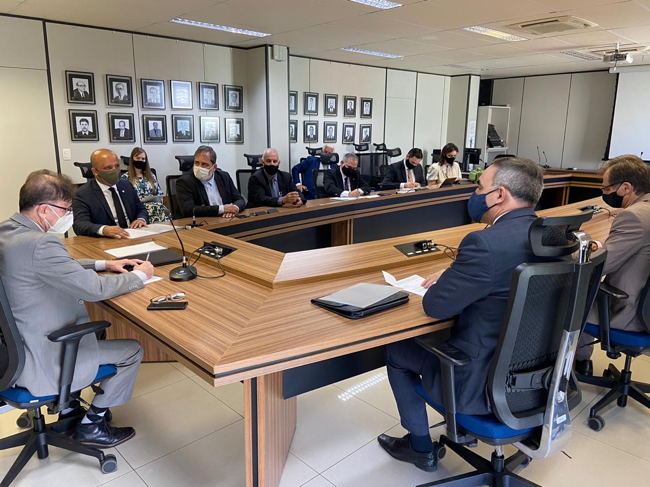 Segundo vice presidente da Faeg e presidente do Sindicato Rural de Rio Verde reunisse com Ministério da Economia