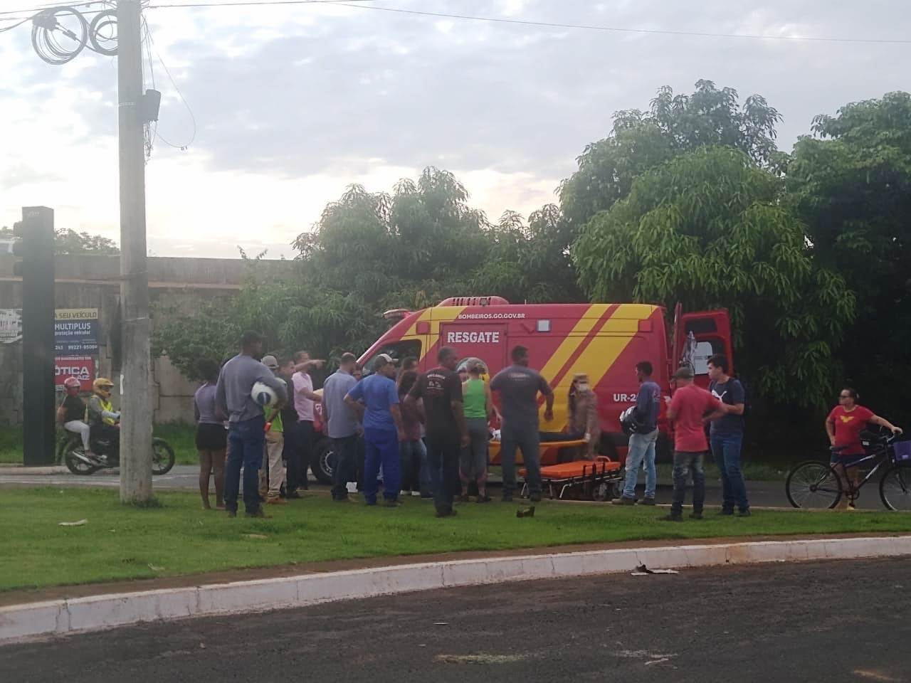 Adolescente é atropelado na faixa de pedestre indo para Colégio em Rio Verde