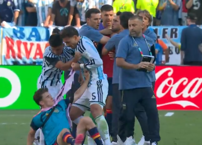Fifa pune Argentina por racismo, discriminação e confusão durante a Copa