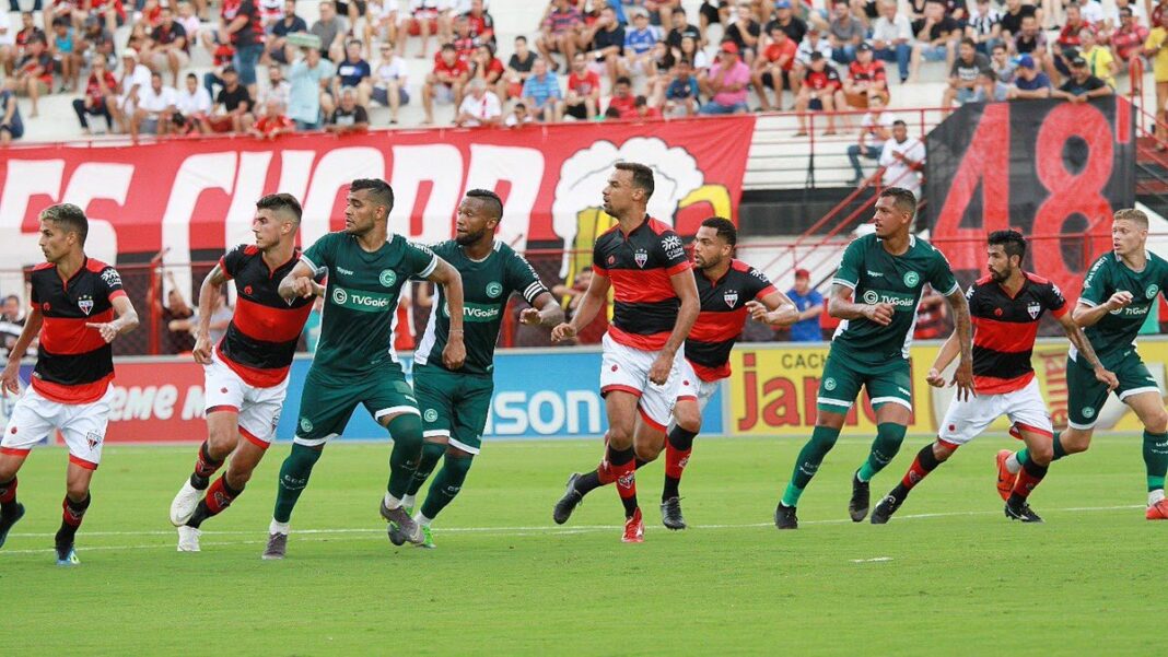 Atlético Goianiense vence clássico contra Goiás de virada