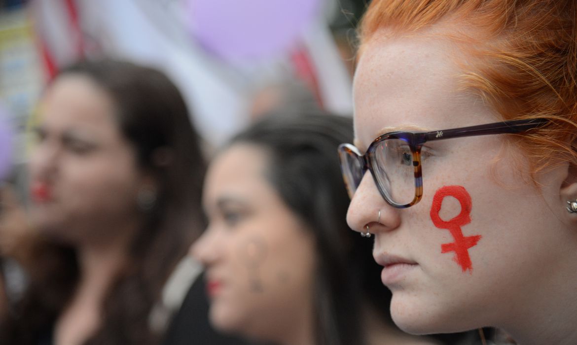 Coluna Cairo Santos: AUMENTA OS CASOS DE FEMINICÍDIO NO BRASIL
