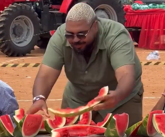 Paulo Vieira ignora convite da ONU para vencer competição de quem come mais melancia em Uruana