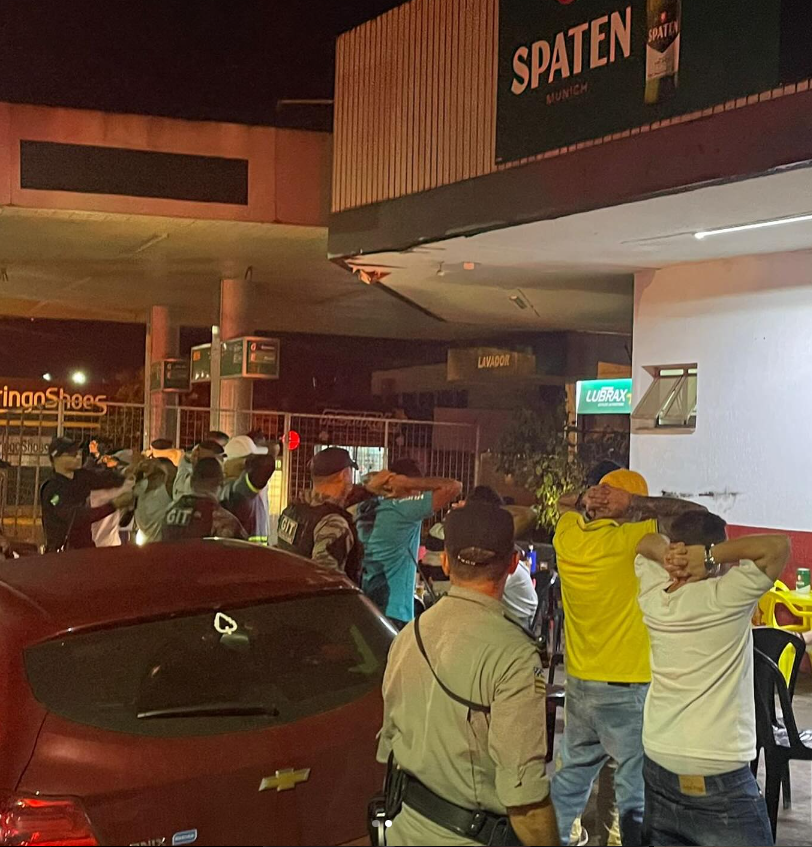 Ação de polícias em Rio Verde fecha dois estabelecimentos e acaba com festa automotiva 
