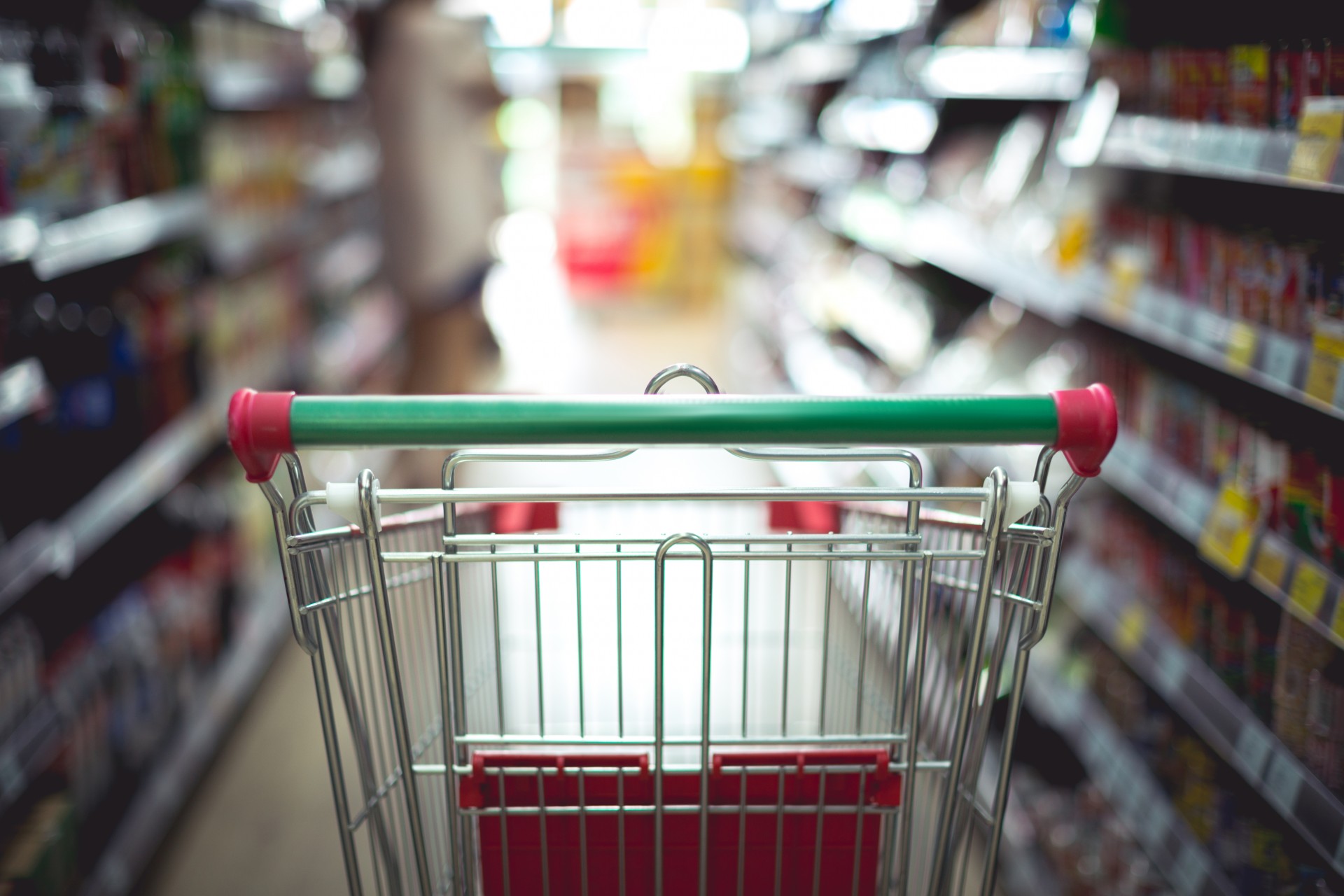 Caixa é presa por cancelar compras de funcionárias de supermercado no Solar do Ataídes em Rio Verde