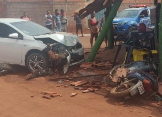 Condutor sem CNH invade bar e atinge vítima no distrito de Lagoa do Bauzinho 