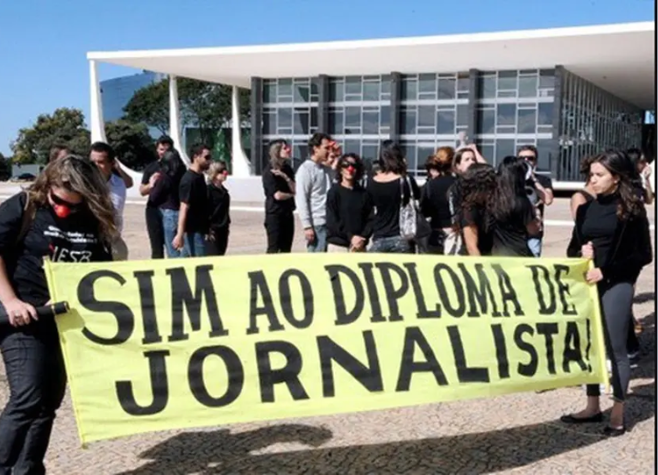 Diploma para jornalista: STF volta a discutir regra derrubada em 2009