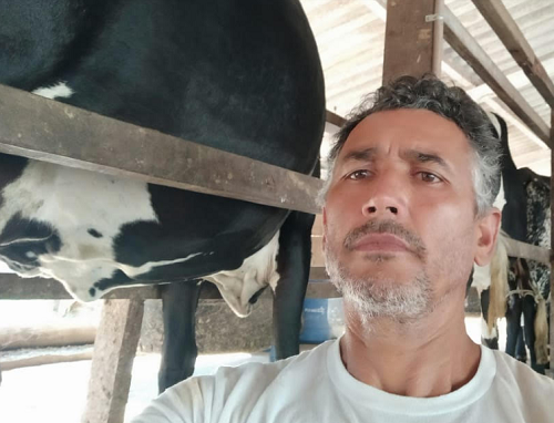 Senar Goiás ajuda pequeno produtor de leite a multiplica mais que 4 vezes sua produção