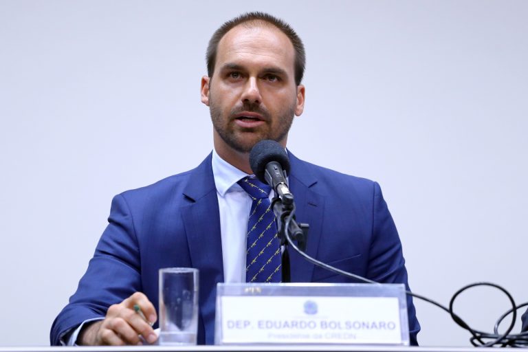 Coluna Júnior Mendanha: EDUARDO BOLSONARO, CANDIDATO À PRESIDÊNCIA? 