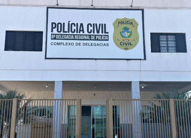 Homem é preso por violência doméstica e induzir menor de idade a assistir pornografia no Setor Pauzanes