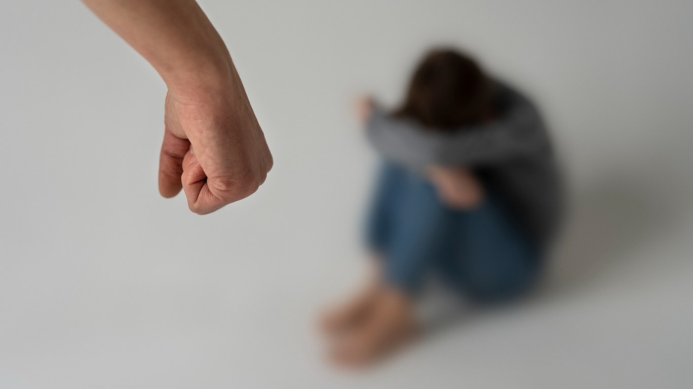 PMGO prende homem por violência doméstica e descumprimento de medida protetiva em Rio Verde