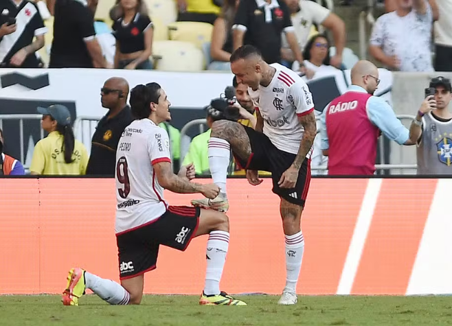 Flamengo atropela o Vasco, São Paulo voa e traz esperança ao torcedor e Goiás lidera na Série B