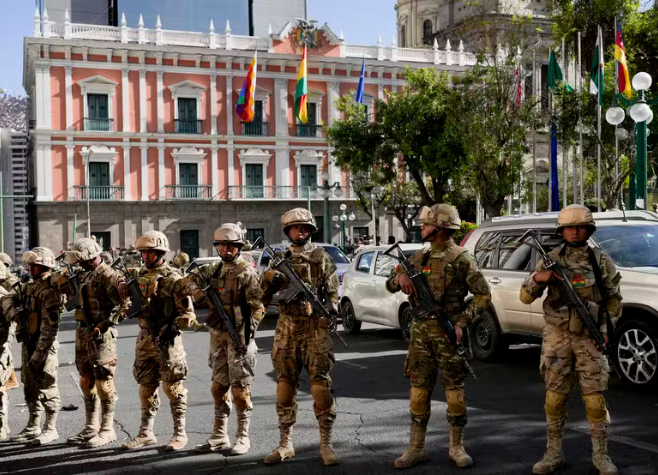 Forças Armadas Bolivianas se mobilizam e temor por golpe aumenta