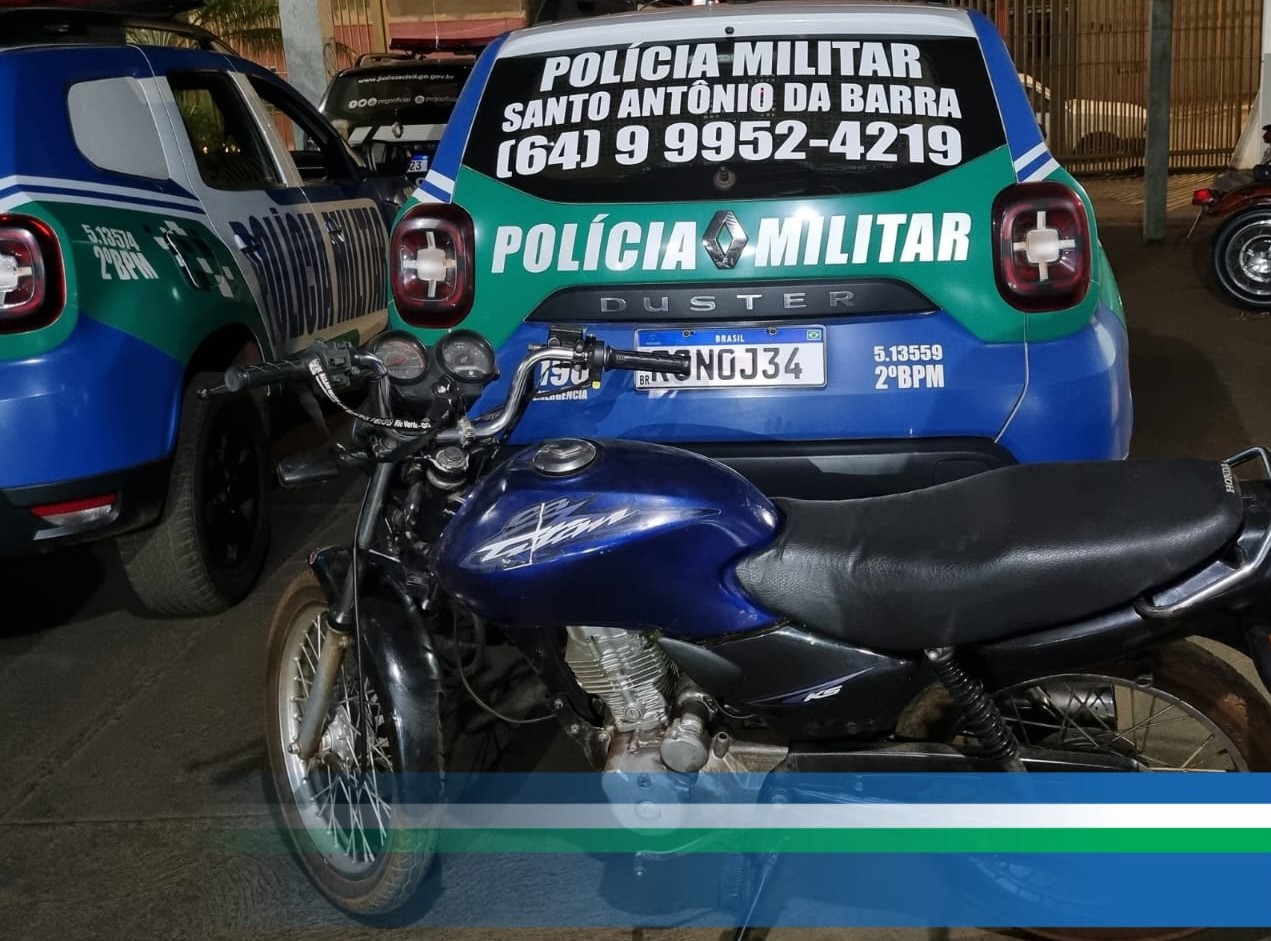 PMs prendem homem por dirigir moto irregular em Santo Antônio da Barra