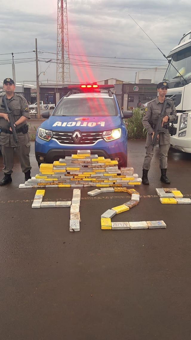 Grande quantidade de drogas é apreendida em carreta, em abordagem em Rio Verde