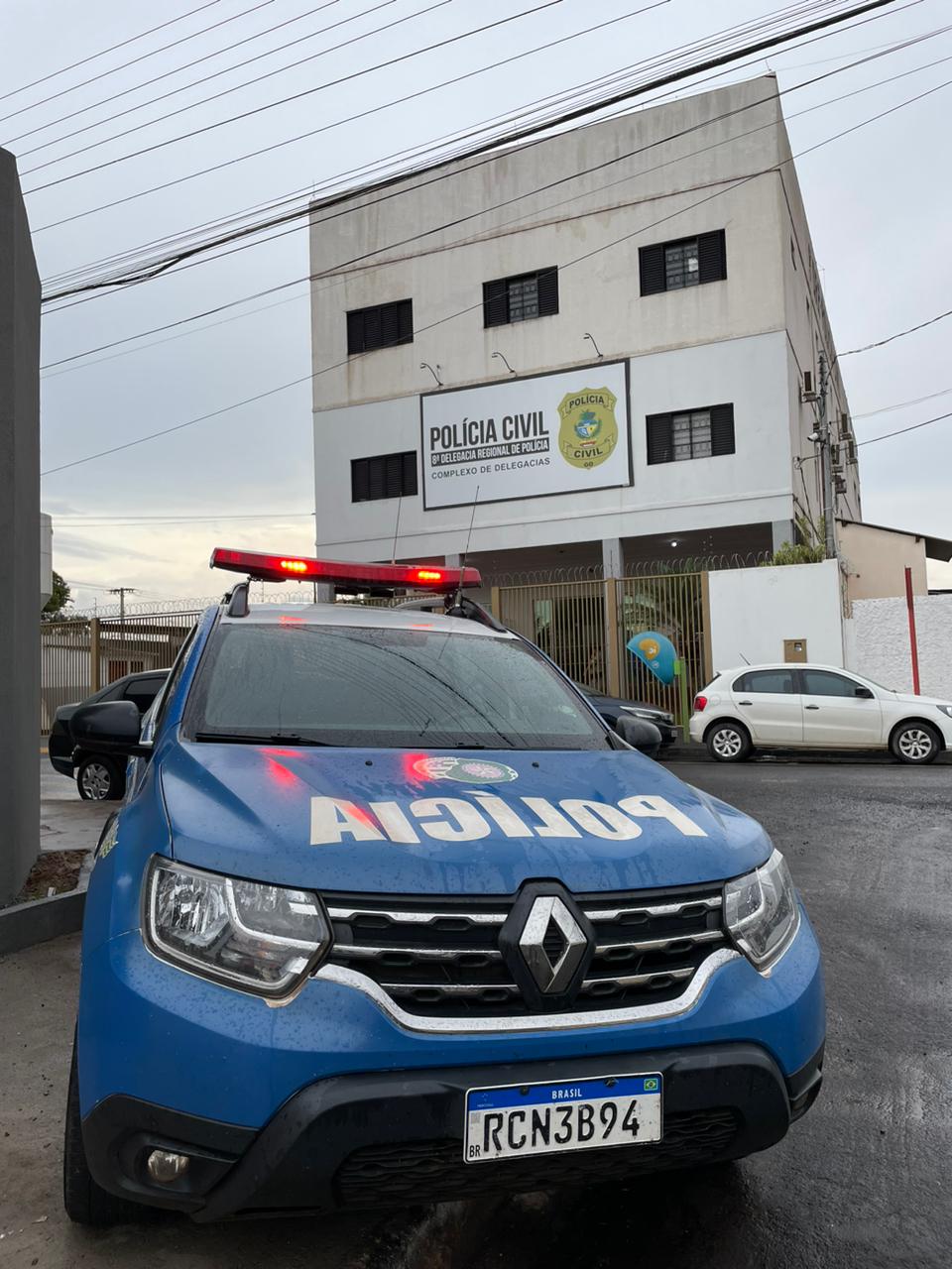 Mãe abandona criança de 08 meses em carro de aplicativo; entenda