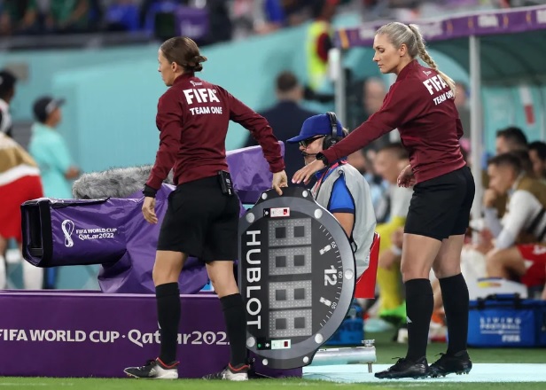 Jogo entre Alemanha e Costa Rica terá primeiro trio feminino comandando um jogo da Copa do Mundo 