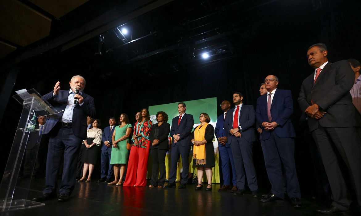 Lula anuncia o nome de mais 16 ministros do futuro governo