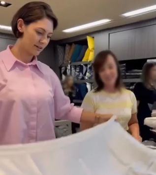 Michelle Bolsonaro visita Goiânia e posta vídeo divulgando loja de enxovais