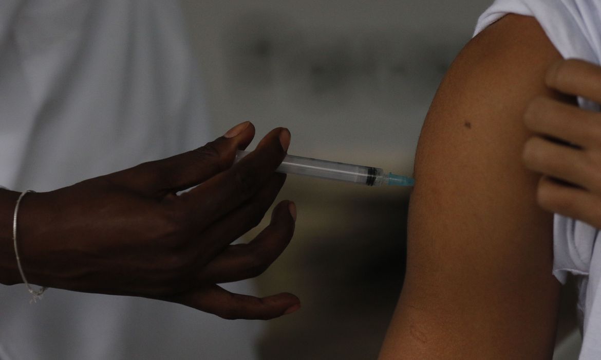Ministério da Saúde começará a aplicar doses de reforço com a vacina bivalente contra a Covid-19 a partir de amanhã