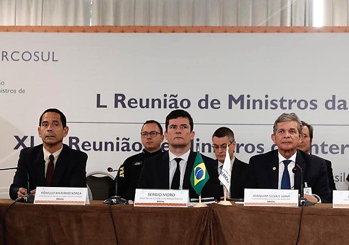 Moro assina acordo para segurança de fronteiras do Brasil