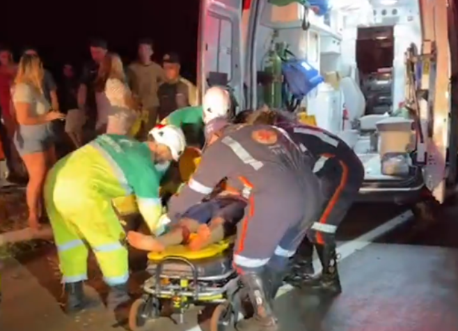 Motorista morre após ser ejetado de carro em capotamento na BR-452, em Castelândia