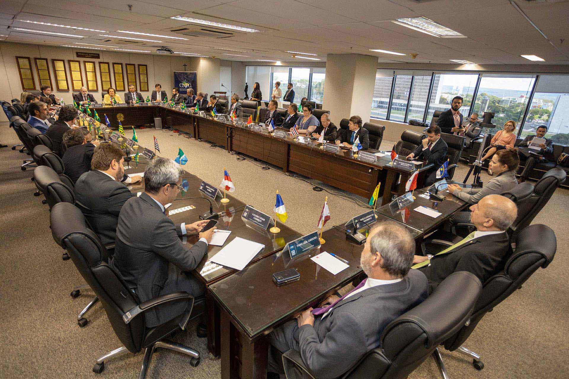 MP-GO se reúne com outras unidades para identificar autores de depredação no ato golpista em Brasília