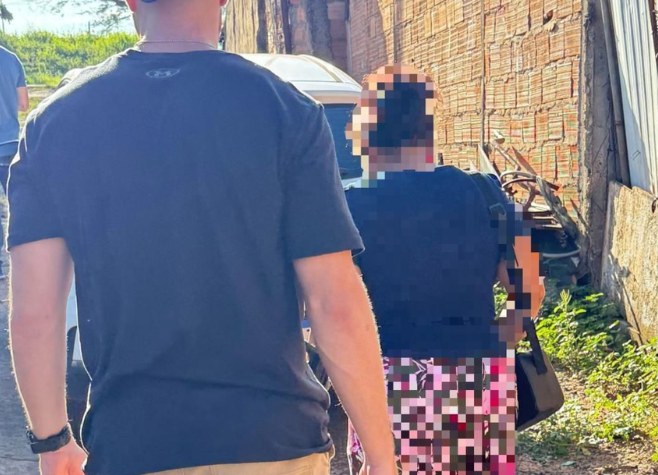 Mulher é presa pela PC por atear fogo em jovem com quem se relacionava por ciúmes, em Rio Verde