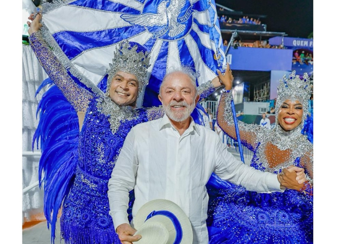 A INCOERÊNCIA POLÍTICA EM RITMO DE SAMBA E RODEIO