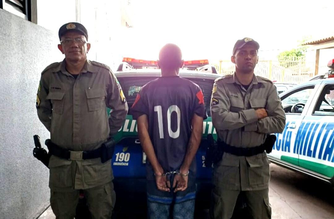 PM prende foragidos da justiça em bairros distintos de Rio Verde 