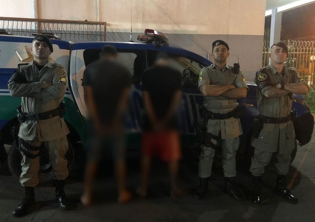 PM prende suspeito que estaria traficando drogas no bairro Dom Miguem em Rio Verde