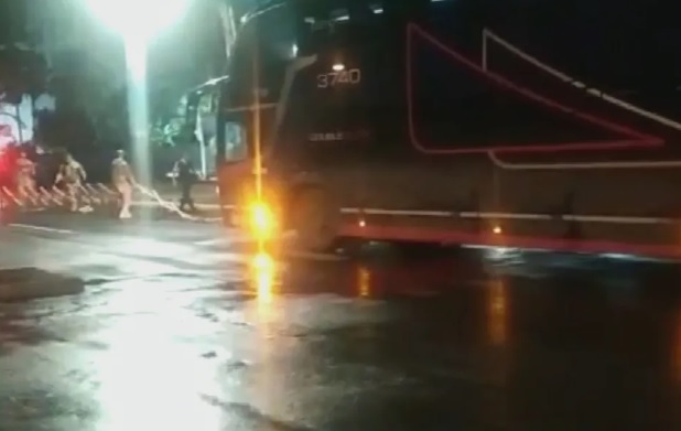 PRF apreende em Goiás, dois ônibus que voltavam de ato golpista em Brasília