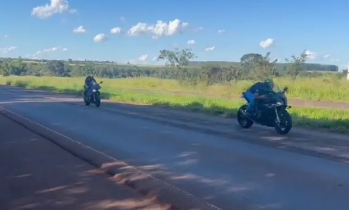 PRF flagra moto trafegando a mais de 200 km/h na BR-060