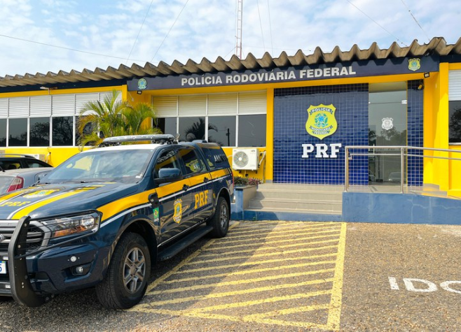 PRF passa a multar falta de cinto e uso de celular nas rodovias usando drones