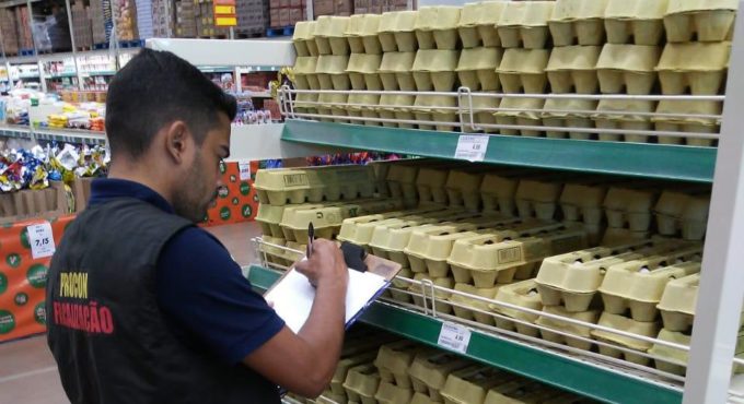 Procon Rio Verde flagra aumento nos preços de alguns alimentos e notifica distribuidoras