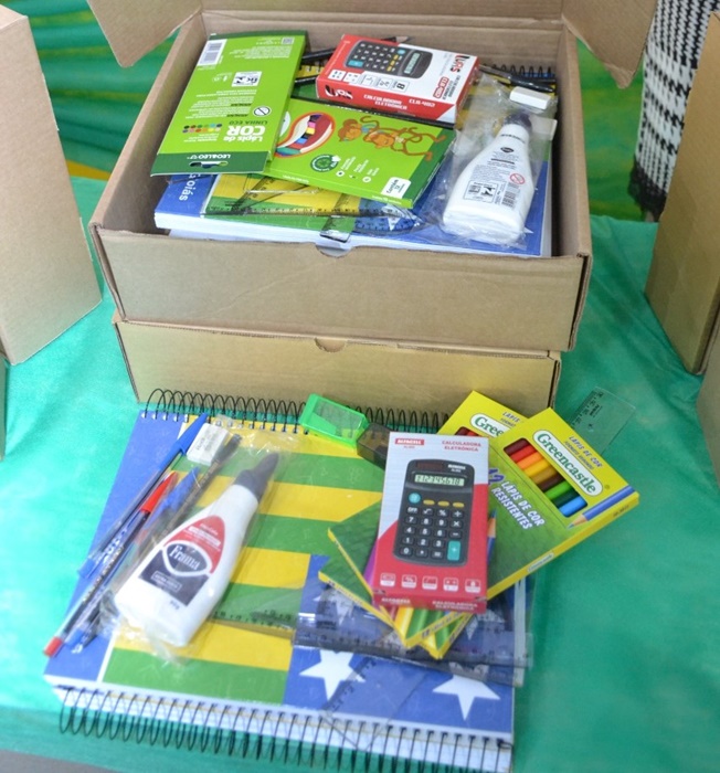 Região sudoeste é a primeira a receber kits de materiais escolares para alunos da rede estadual