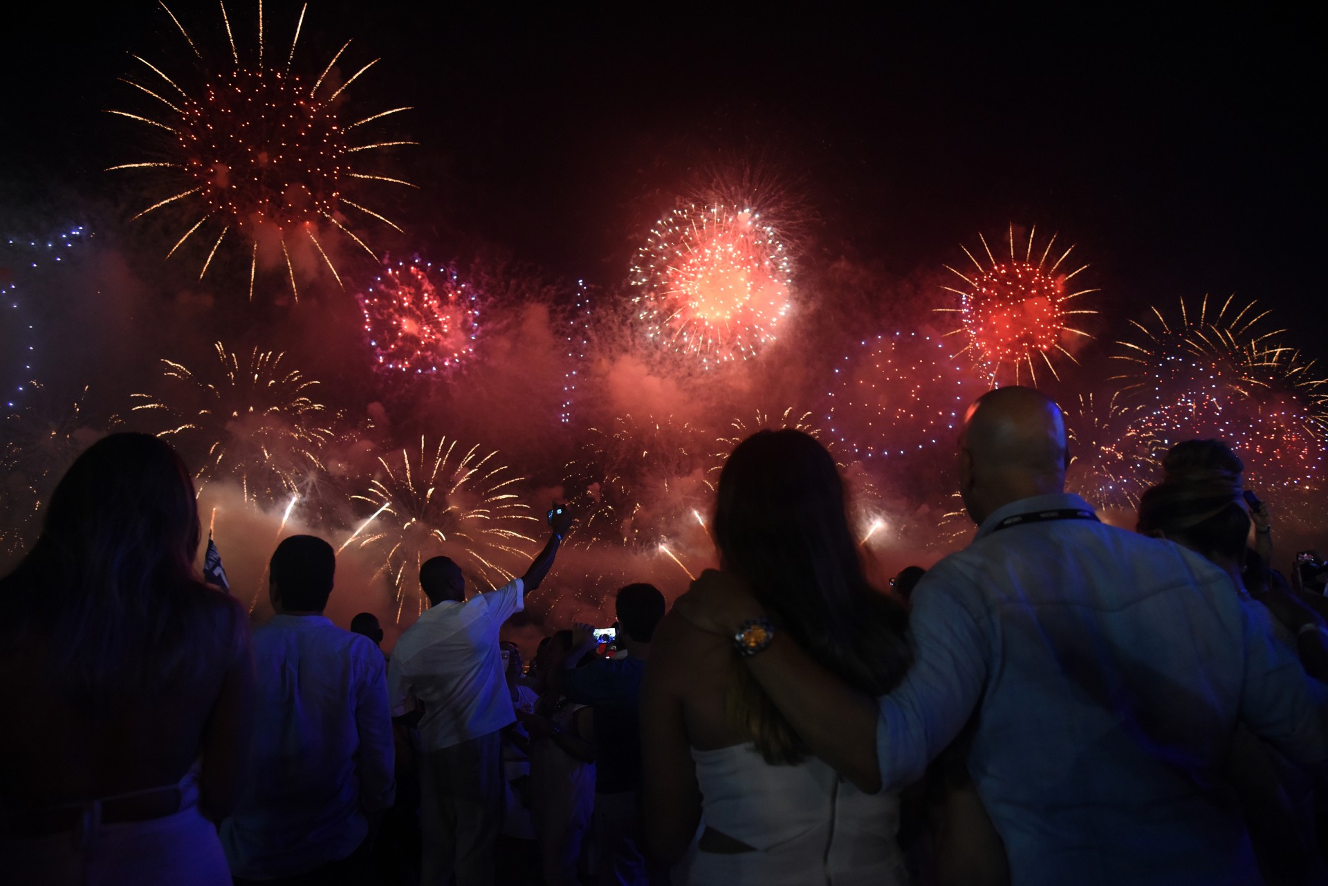 Saiba como diminuir o sofrimento dos pets durante a queima de fogos no réveillon